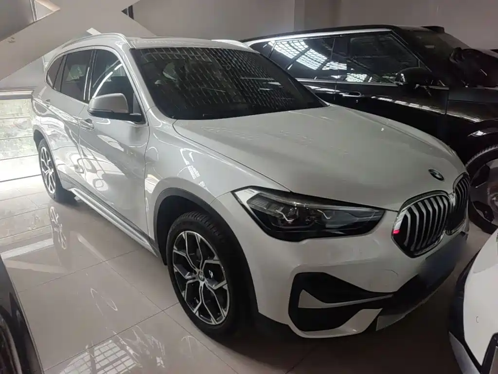 BMW X1 2022 sDrive20Li Exclusive Model купить на сайте DeffCars