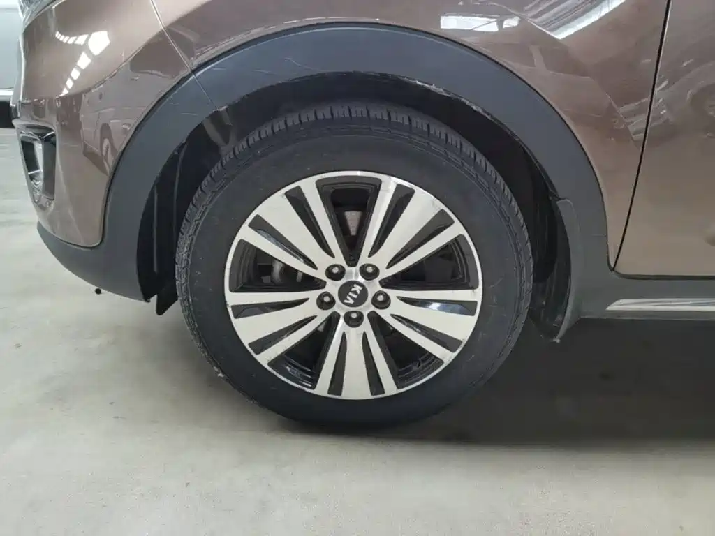 Zhipao 2015 2.0L automatic two-wheel drive version DLX купить на сайте DeffCars