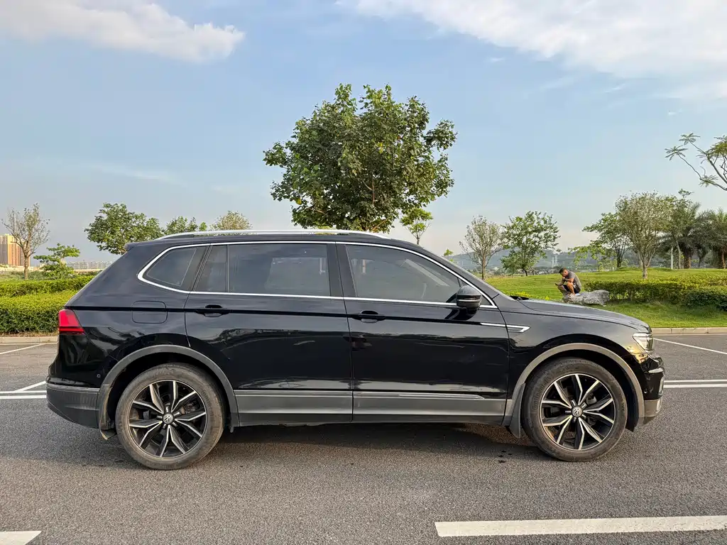 Tiguan L 2018 330TSI automatic two-wheel drive flagship version купить на сайте DeffCars