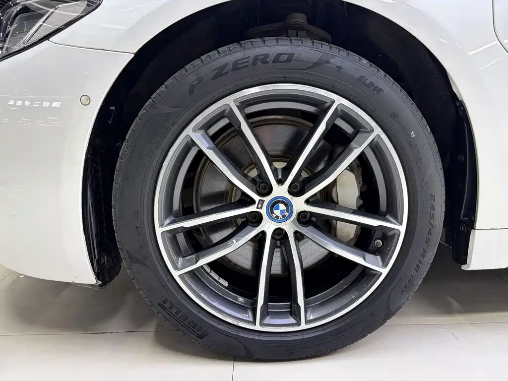 BMW 5 Series New Energy 2022 Model 2 535Le Pioneer Edition M Sports Package купить на сайте DeffCars