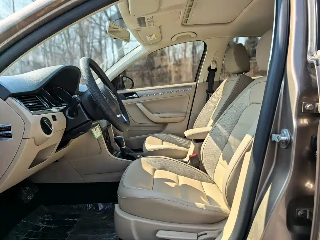 Bora 2014 1.6L automatic comfort type купить на сайте DeffCars