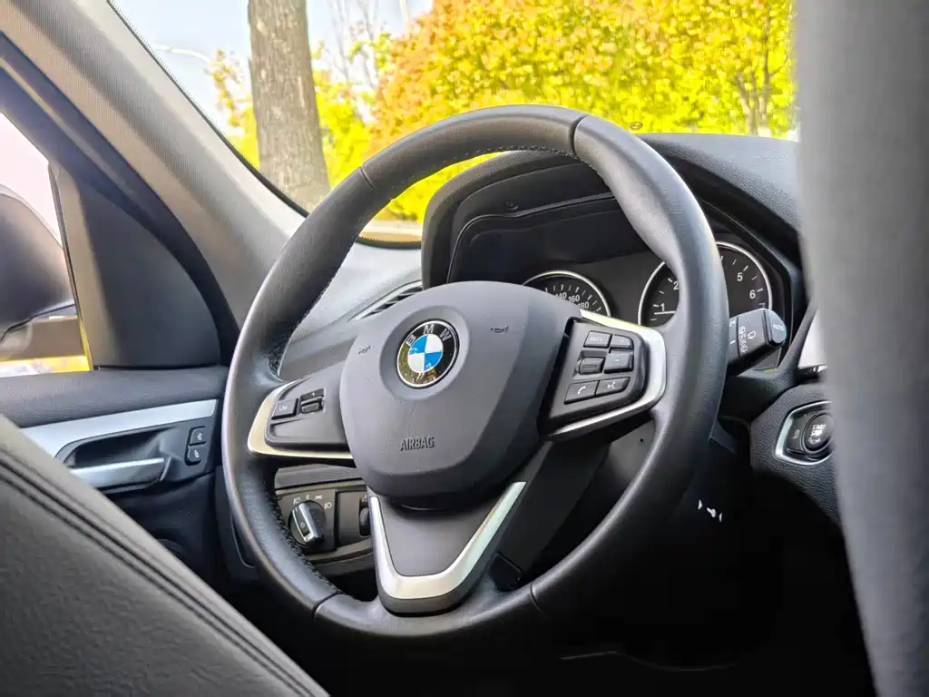 BMW X1 2018 sDrive20Li Leading Model купить на сайте DeffCars