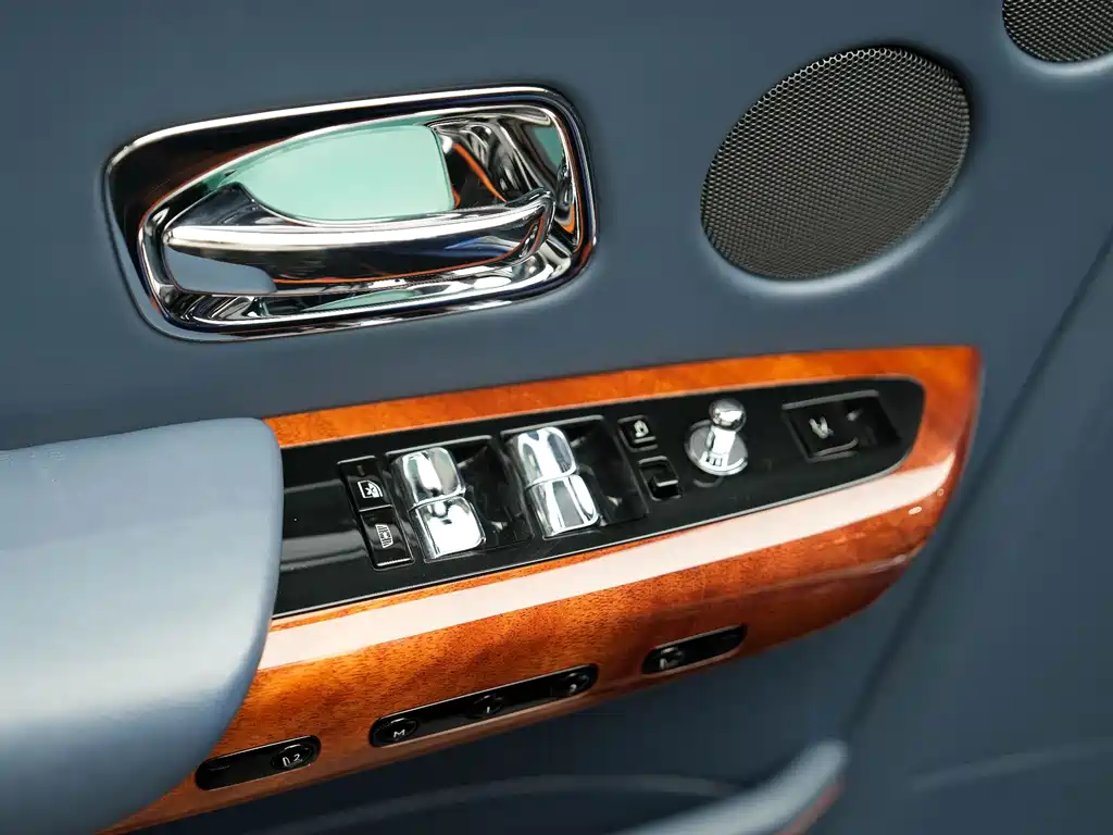 Phantom 2018 6.7T long wheelbase version купить на сайте DeffCars