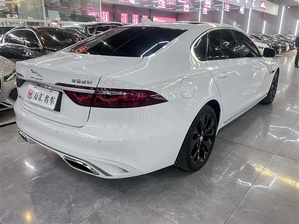 Jaguar XFL 2024 2.0T P250 two-wheel drive exclusive luxury version купить на сайте DeffCars
