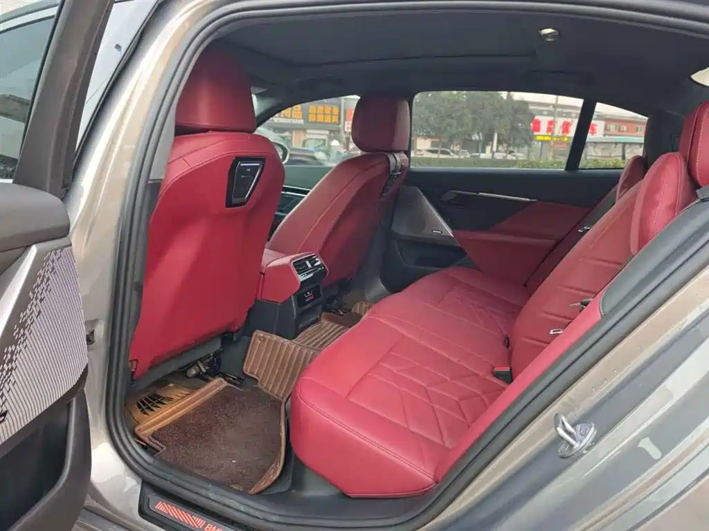 BMW 5 Series 2024 525Li Luxury Package купить на сайте DeffCars