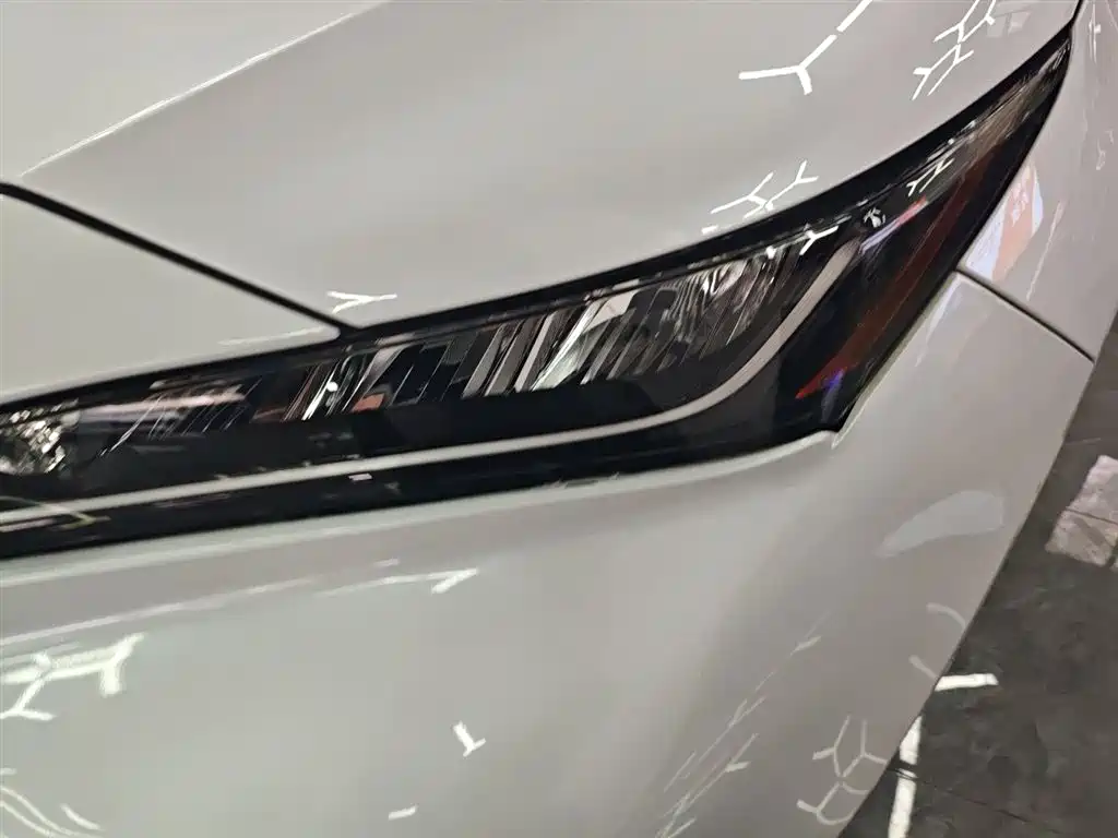Vesa 2023 2.0L CVT two-wheel drive luxury version купить на сайте DeffCars
