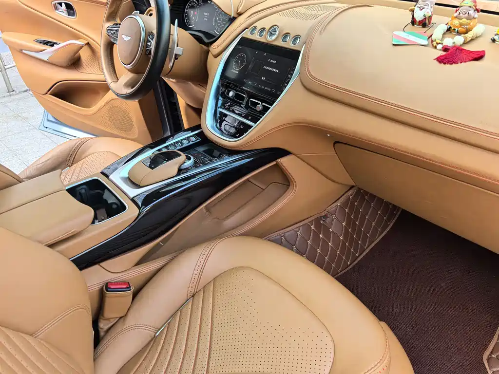 Aston Martin DBX 2022 4.0T V8 купить на сайте DeffCars