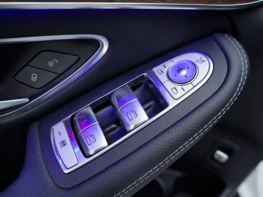 Mercedes-Benz GLC 2022 facelift GLC 260 L 4MATIC luxury model купить на сайте DeffCars