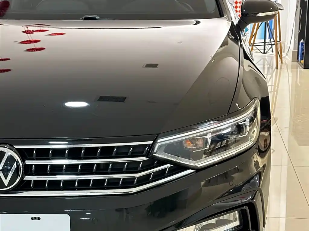 Magotan 2023 2 million commemorative edition 330TSI DSG leading model купить на сайте DeffCars
