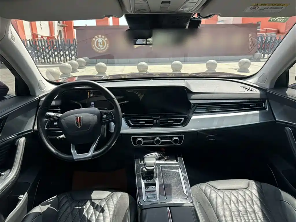 Hongqi HS5 2023 2.0T Qixiang Pro version купить на сайте DeffCars