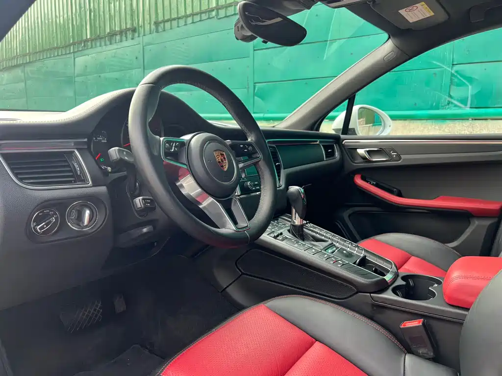 Macan 2017 Macan 2.0T купить на сайте DeffCars