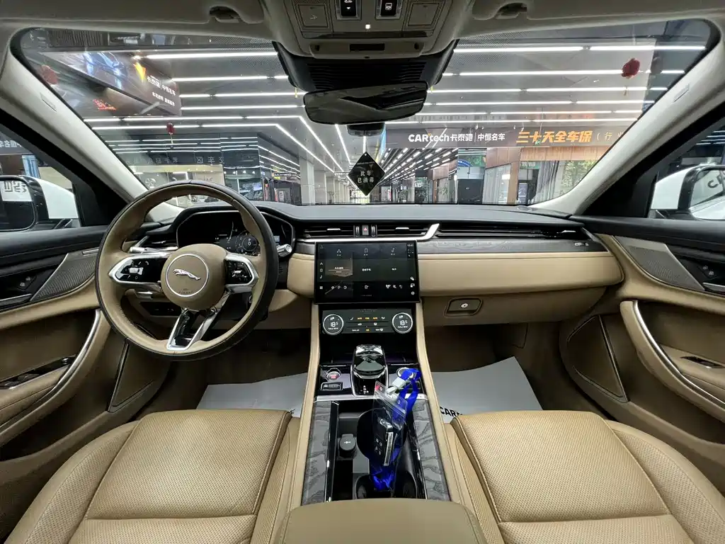 Jaguar XFL 2022 XFL 2.0T P250 two-wheel drive exclusive luxury version купить на сайте DeffCars