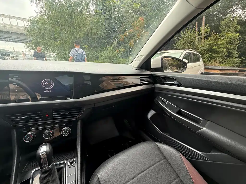 Bora 2021 1.5L automatic fashion smart connected version купить на сайте DeffCars