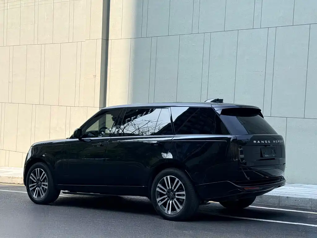 Range Rover 2023 3.0 L6 400PS Genesis Extended Edition купить на сайте DeffCars