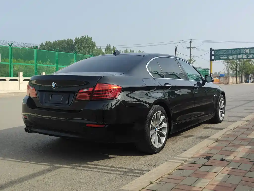 BMW 5 Series 2017 525Li Leading Model купить на сайте DeffCars