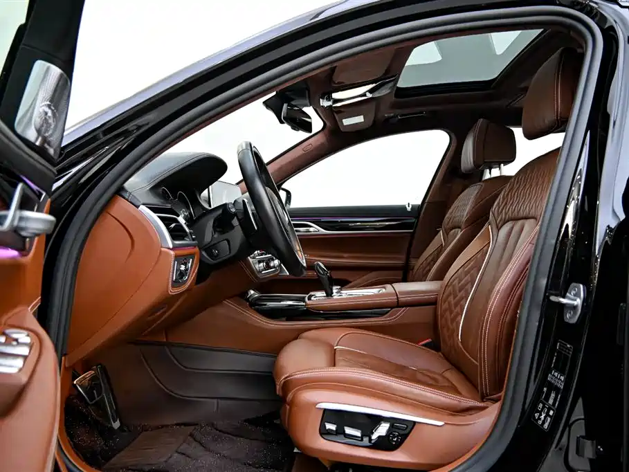 BMW 7 Series 2018 740Li xDrive Exclusive M Sports Package купить на сайте DeffCars