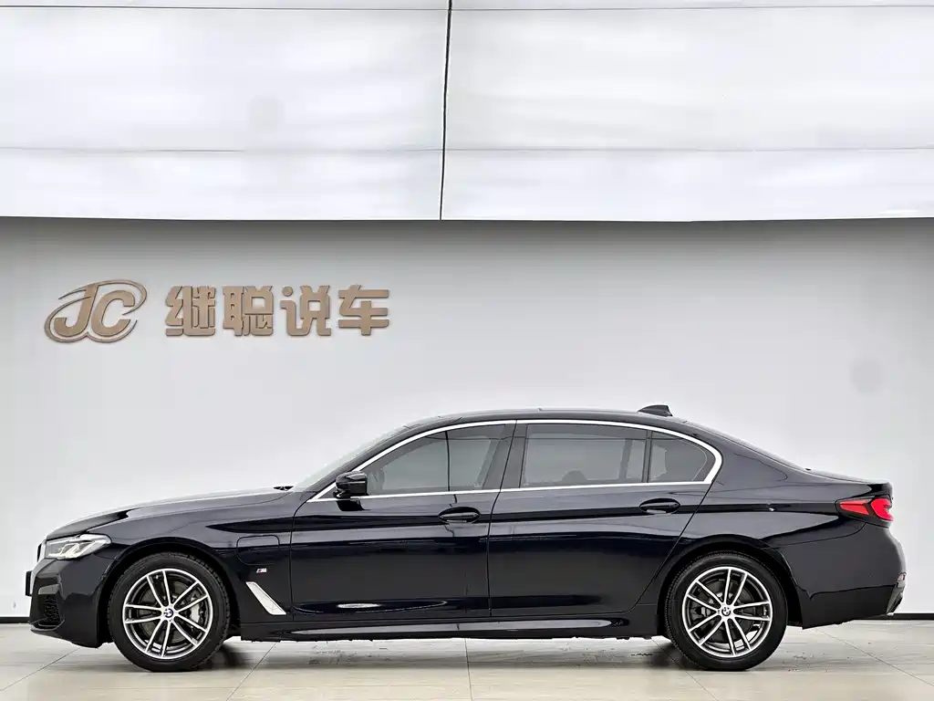 BMW 5 Series New Energy 2021 535Le M Sports Package купить на сайте DeffCars