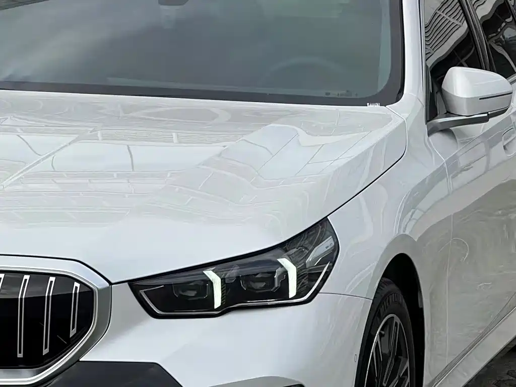 BMW 5 Series 2026 530Li Leading M Sports Package купить на сайте DeffCars