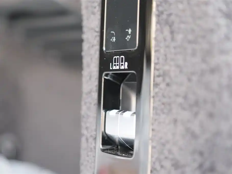 Range Rover 2023 3.0 L6 400PS Genesis Extended Edition купить на сайте DeffCars