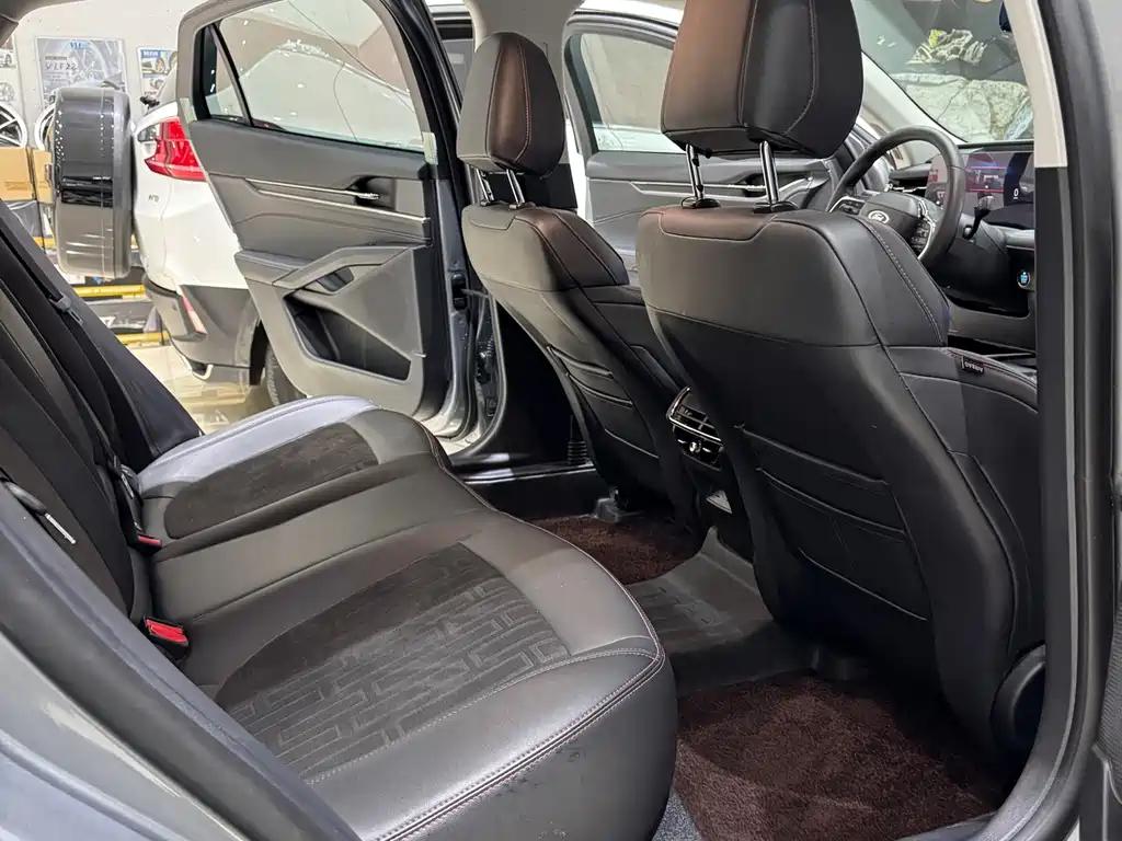 Mondeo 2022 EcoBoost 245 Luxury купить на сайте DeffCars