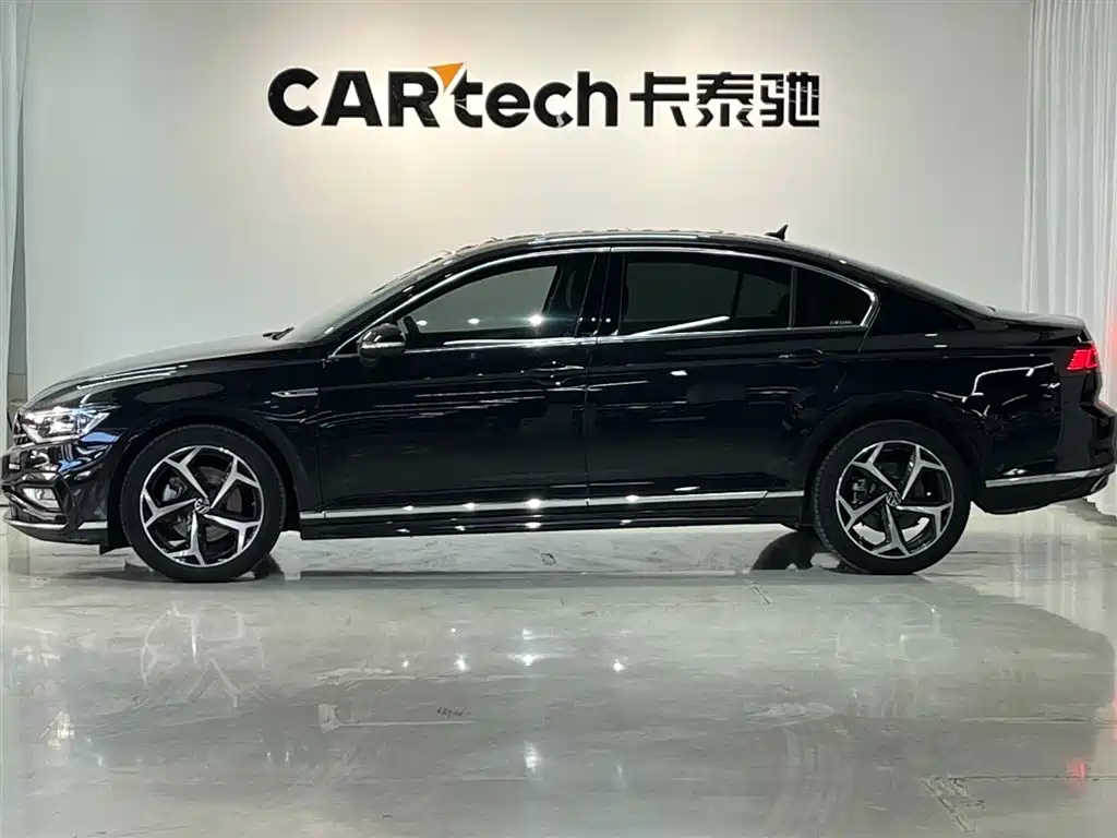 Magotan 2023 2 million commemorative edition 330TSI DSG luxury model купить на сайте DeffCars