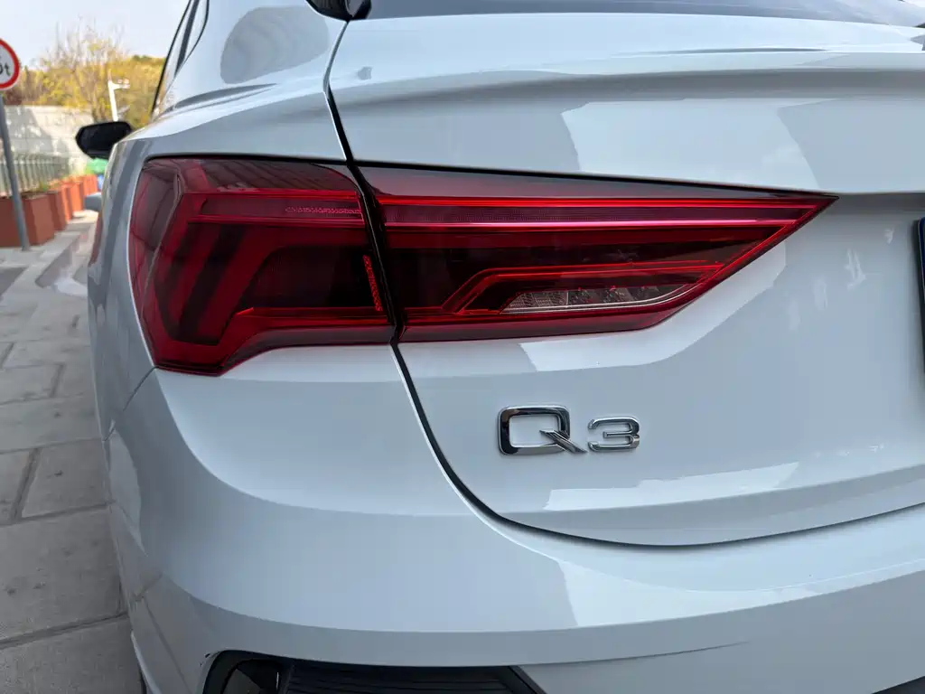 Audi Q3 Sportback 2022 40 TFSI Fashion Model купить на сайте DeffCars