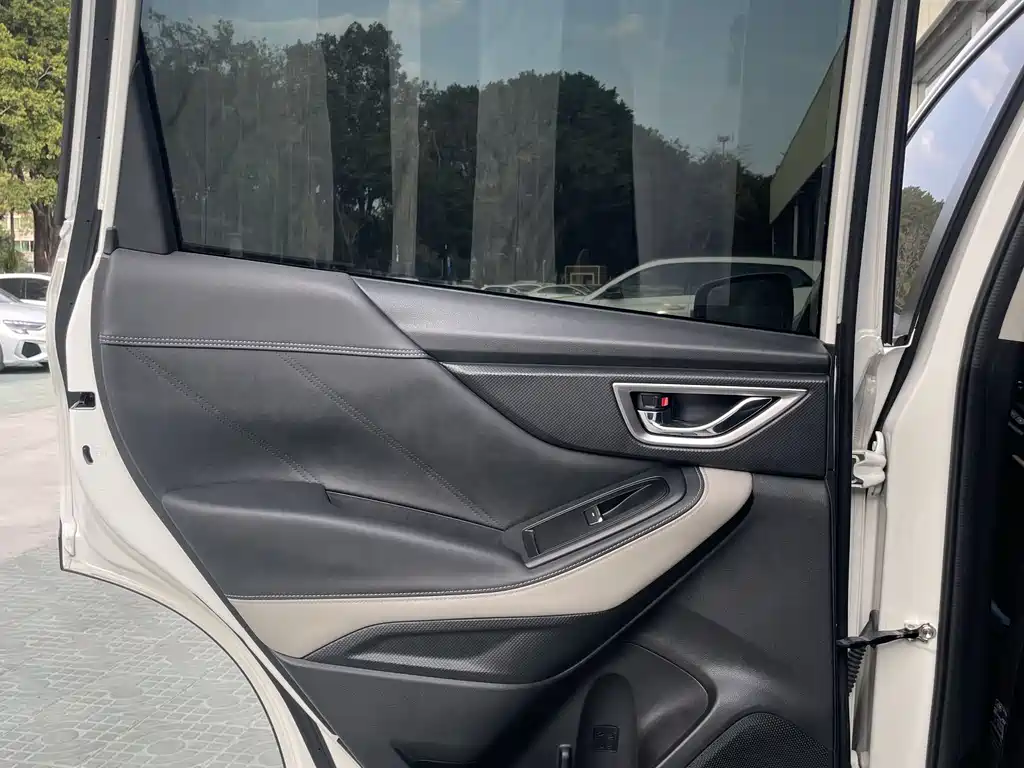 Forester 2022 2.0i AWD Deluxe Edition EyeSight купить на сайте DeffCars