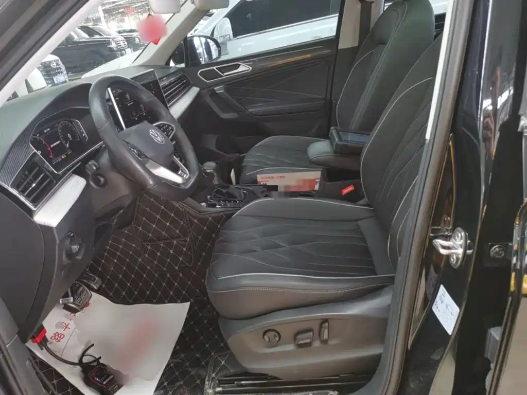 Tiguan L 2022 330TSI automatic two-wheel drive R-Line version купить на сайте DeffCars