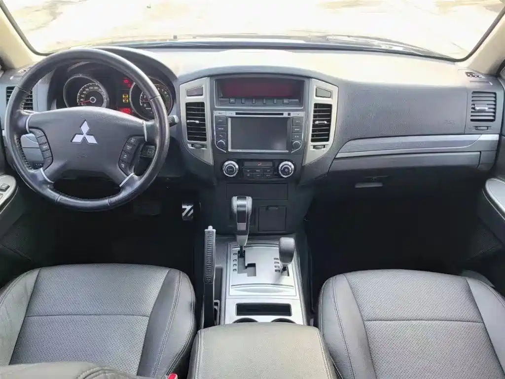Pajero imported 2016 3.0L automatic standard version National V купить на сайте DeffCars