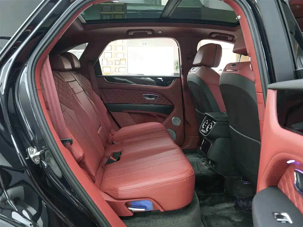 Bentayga 2022 4.0T V8 купить на сайте DeffCars
