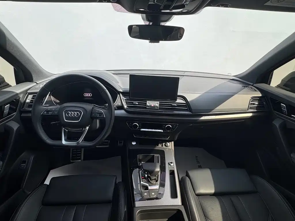 Audi Q5L 2024 40 TFSI luxury and dynamic model купить на сайте DeffCars