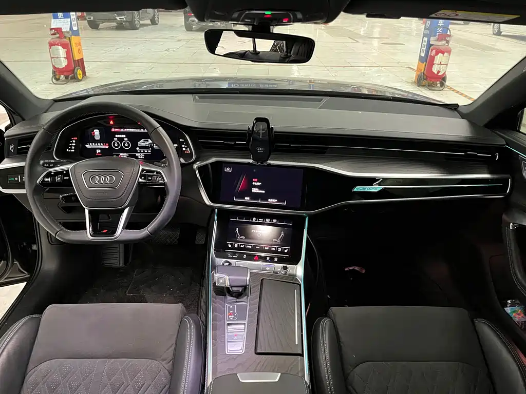Audi A6L 2024 55 TFSI quattro exclusive dynamic model купить на сайте DeffCars