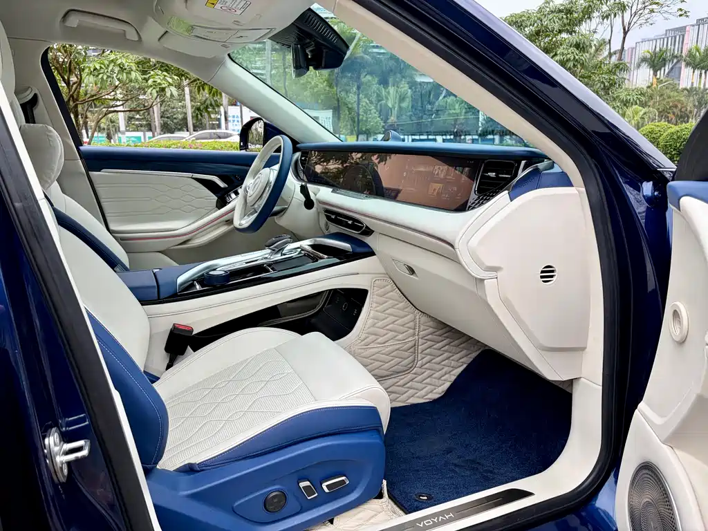 Lantu FREE 2021 four-wheel drive standard extended range exclusive luxury package купить на сайте DeffCars