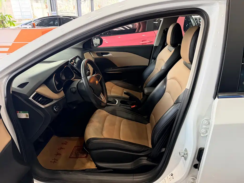 Cruze 2022 320 Automatic Sunroof Edition купить на сайте DeffCars