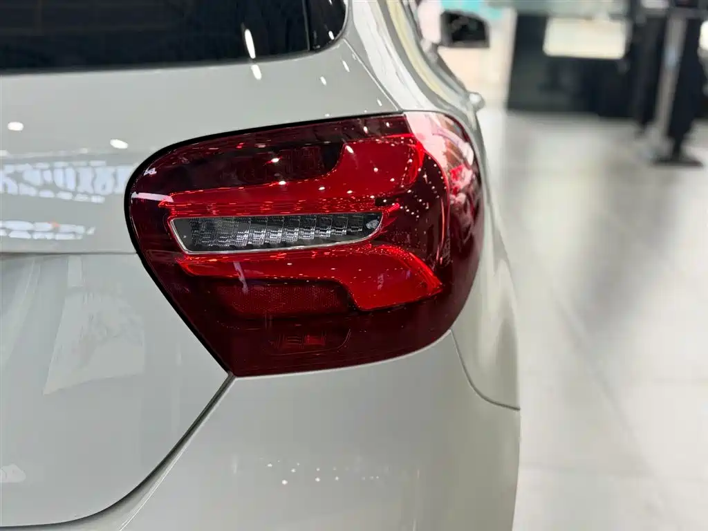 Mercedes-Benz A-Class (imported) 2017 facelift A 200 dynamic type купить на сайте DeffCars