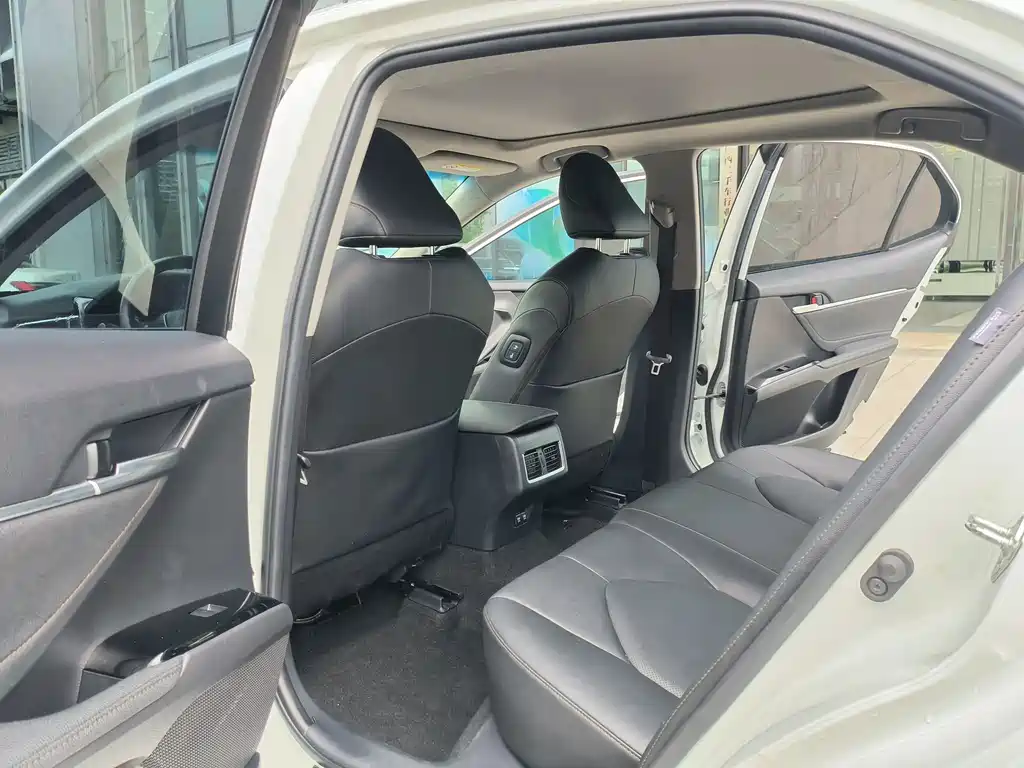 Camry 2021 2.5G Deluxe Edition купить на сайте DeffCars