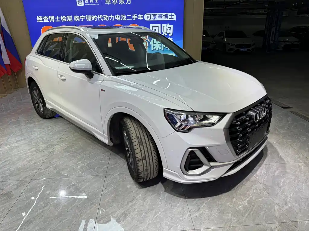 Audi Q3 2022 35 TFSI aggressive and dynamic купить на сайте DeffCars