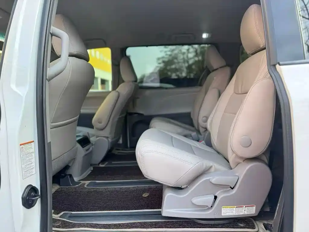 SIENNA 2015 3.5L four-wheel drive L купить на сайте DeffCars