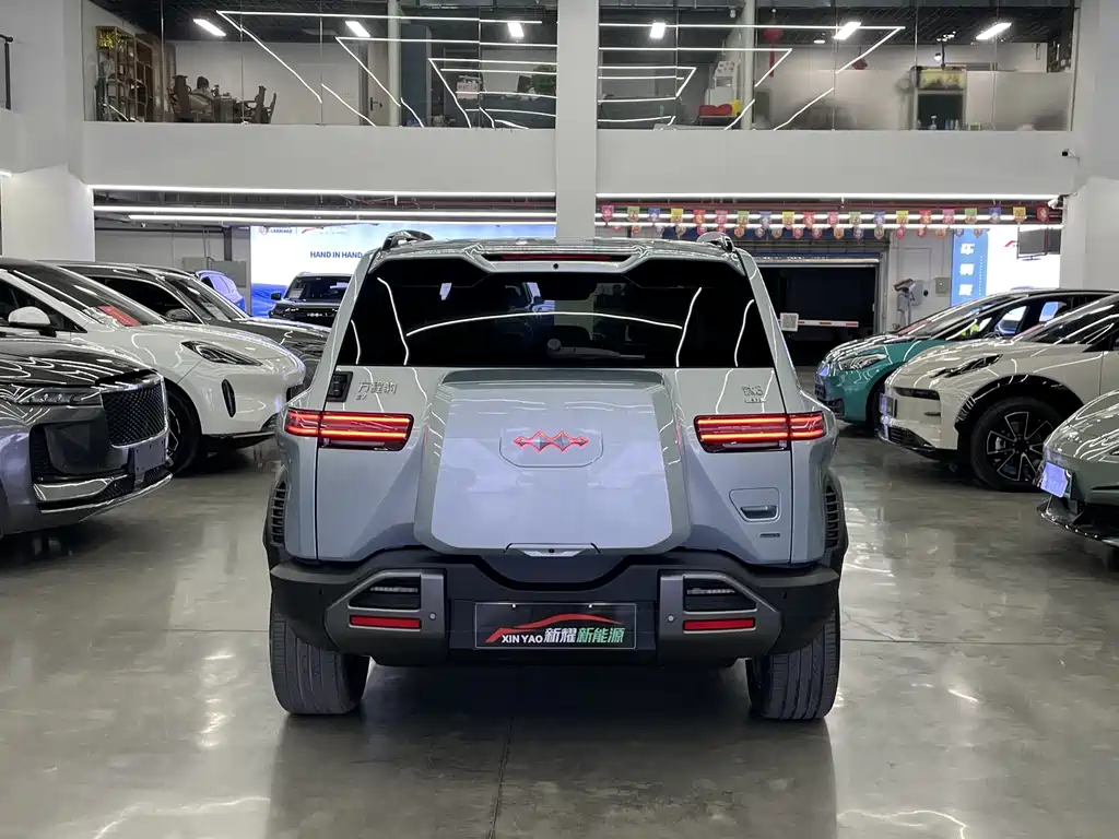 Titanium 3 2025 501KM four-wheel drive Max version купить на сайте DeffCars