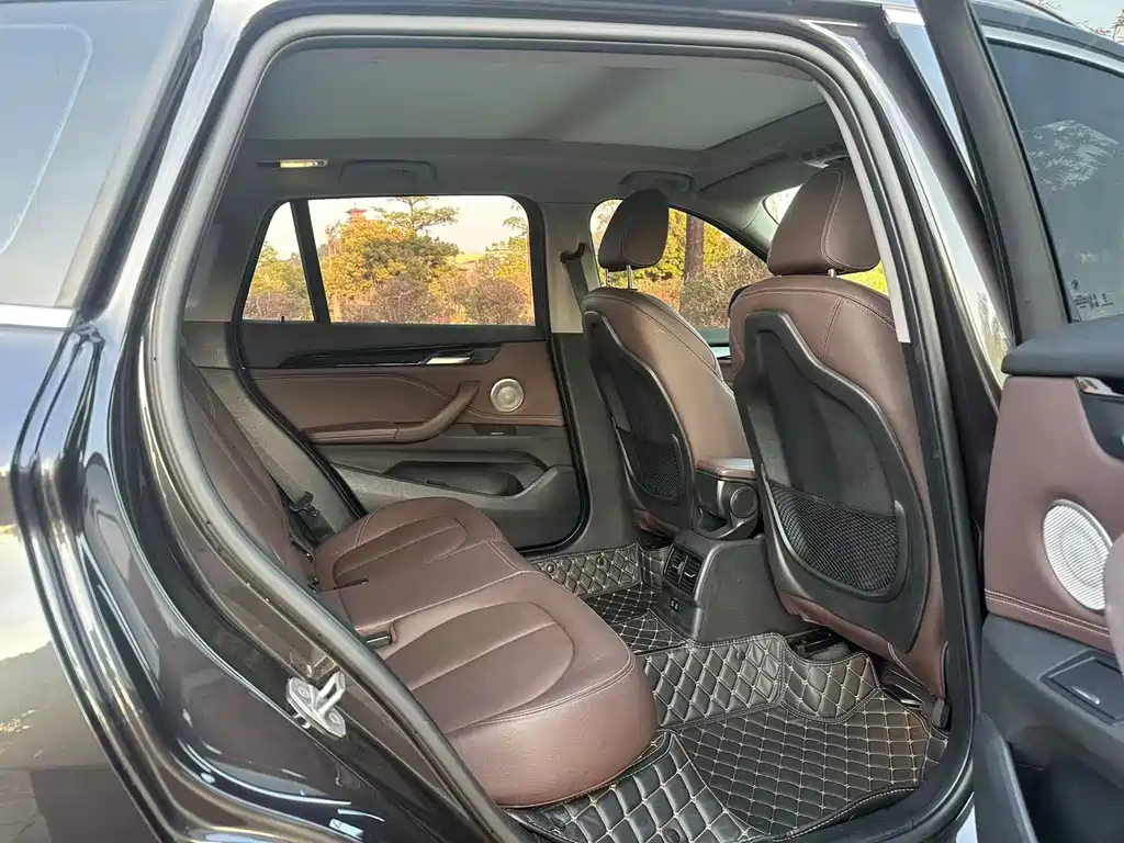 BMW X1 2022 sDrive25Li Leading Model купить на сайте DeffCars