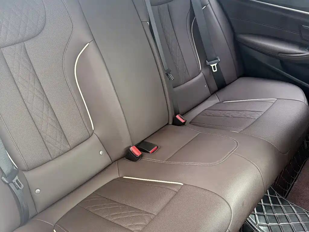 BMW 5 Series 2023 530Li Leading Luxury Package купить на сайте DeffCars