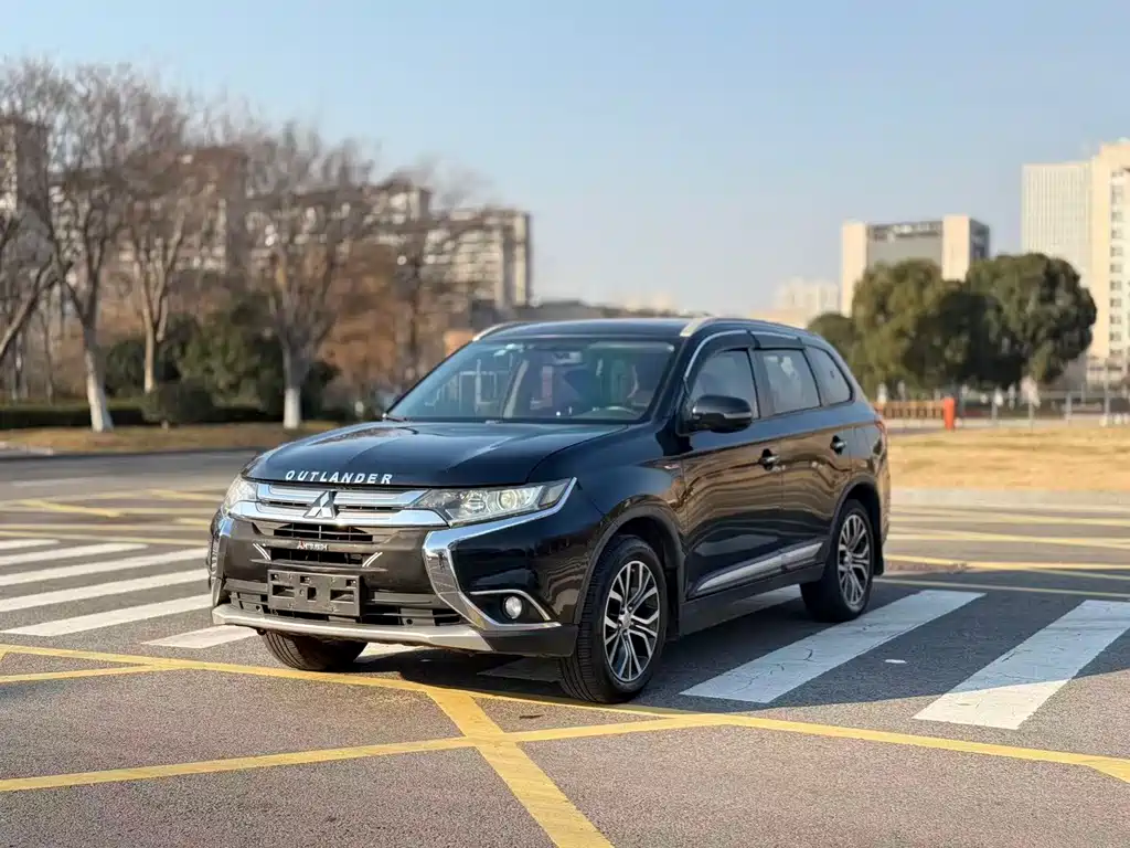 Outlander 2017 2.0L 2WD Honor Edition 5 seats купить на сайте DeffCars