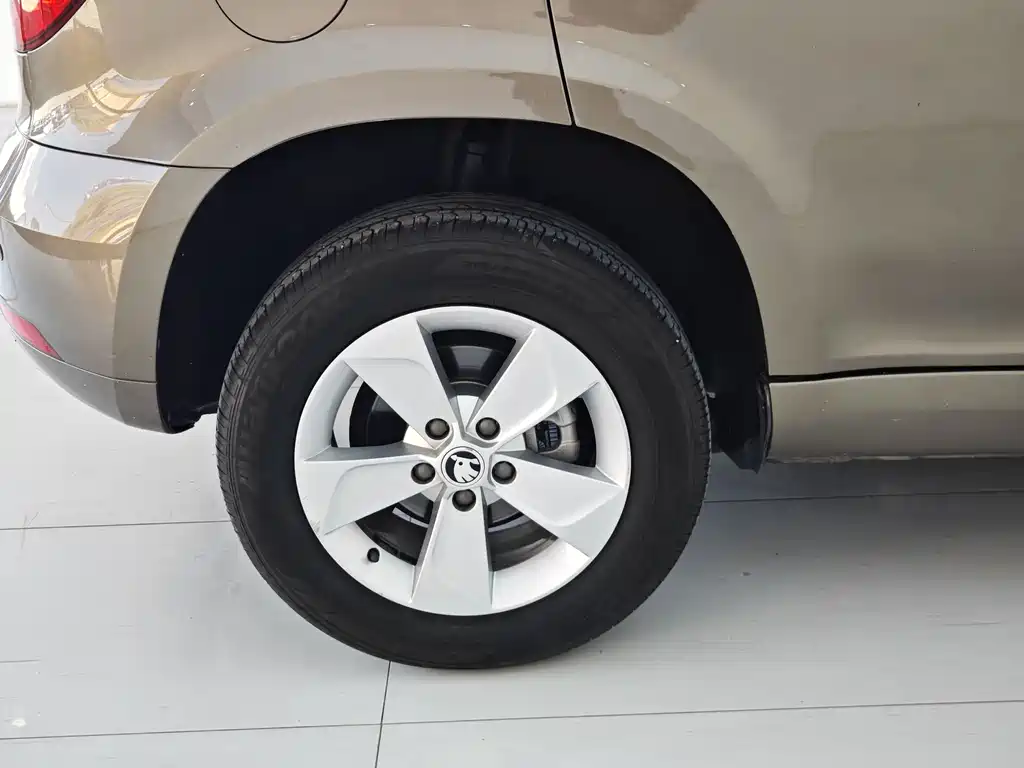 Yeti 2017 TSI280 DSG forward version купить на сайте DeffCars