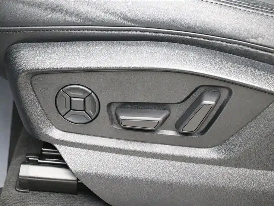 Audi Q8 2021 45 TFSI luxury and elegant model купить на сайте DeffCars