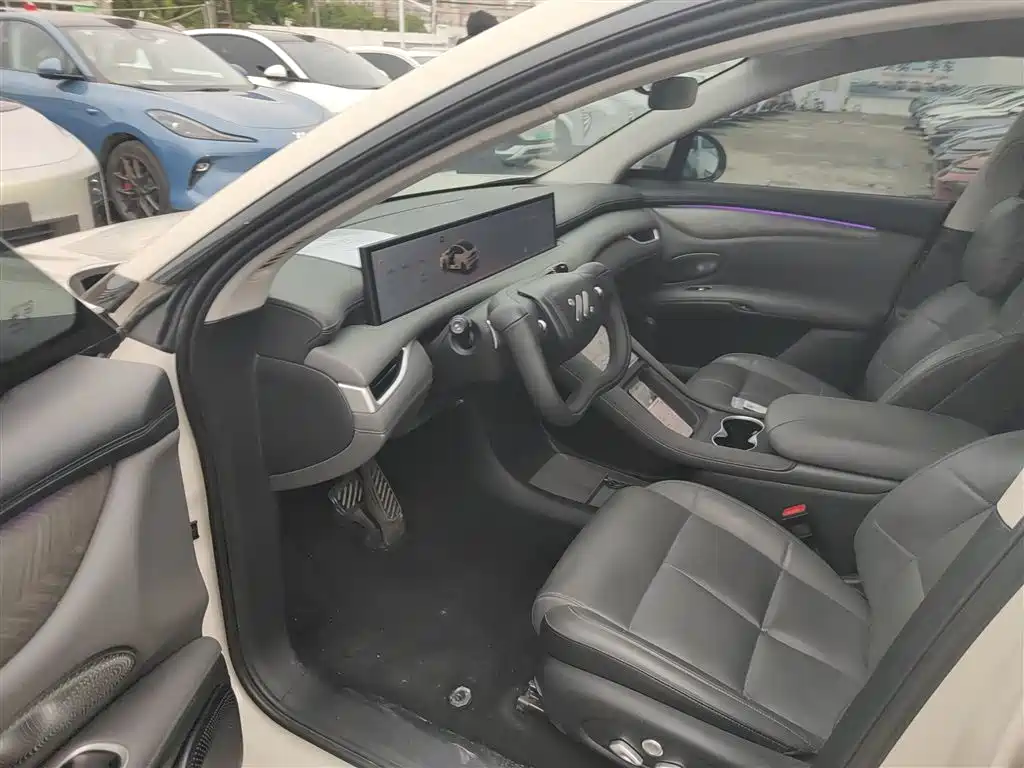 Zhiji LS6 2025 Smart Lizard Driving Edition купить на сайте DeffCars