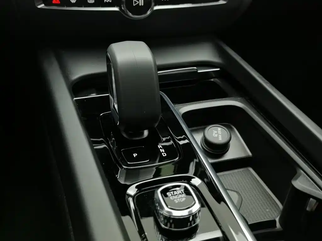 Volvo S60 2024 B4 Zhiyi Luxury Edition купить на сайте DeffCars
