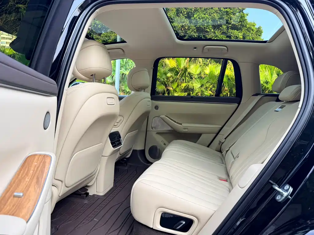 Wenjie M7 2026 extended range Max four-wheel drive version 5 seats купить на сайте DeffCars