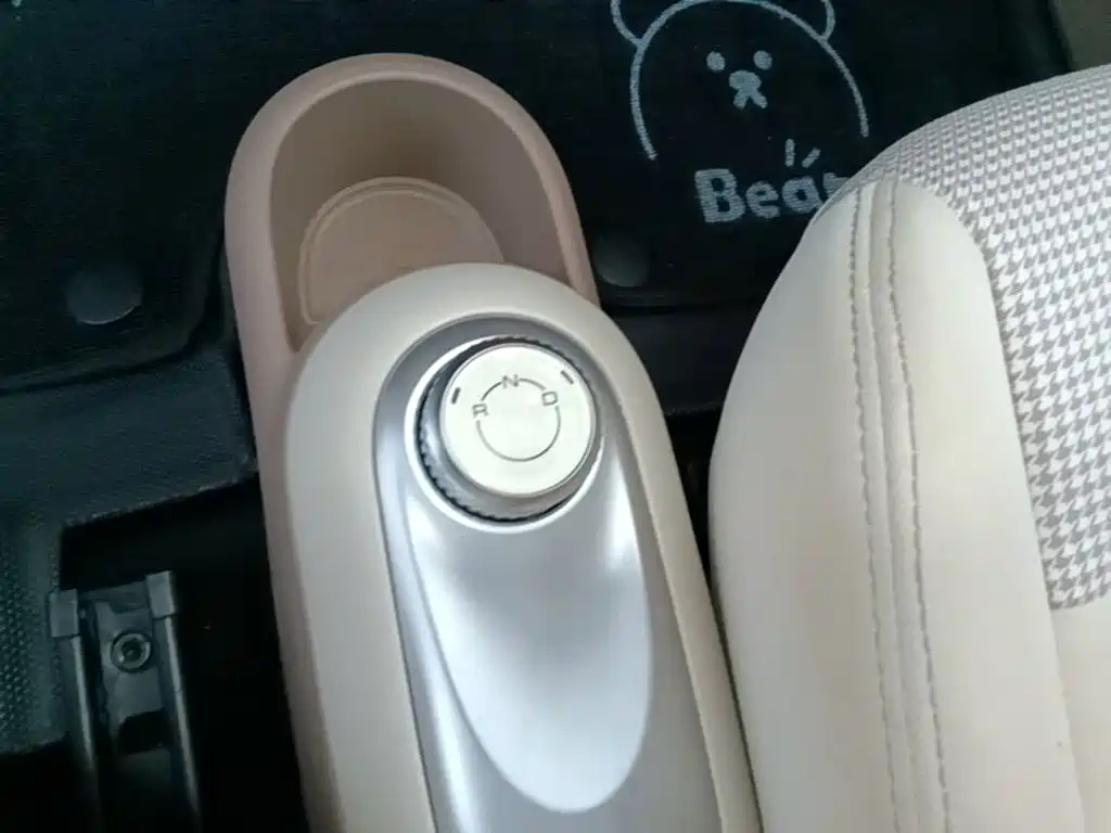 Hongguang MINIEV 2025 fourth generation four-door version advanced model купить на сайте DeffCars