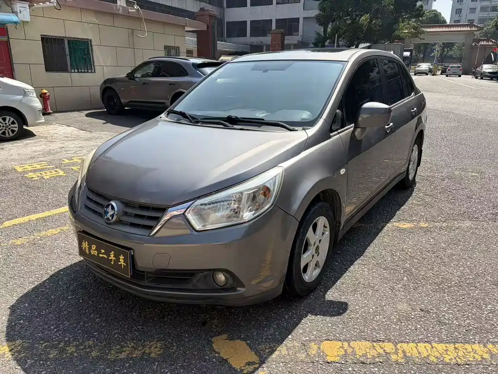 Venucia D50 2015 1.6L Manual Deluxe Edition купить на сайте DeffCars