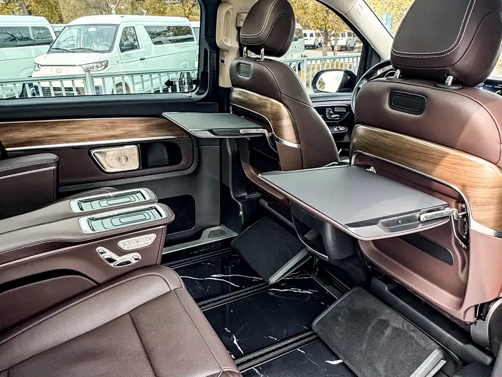 Mercedes-Benz V-Class 2022 V 260 L Long Wheelbase Luxury Edition купить на сайте DeffCars